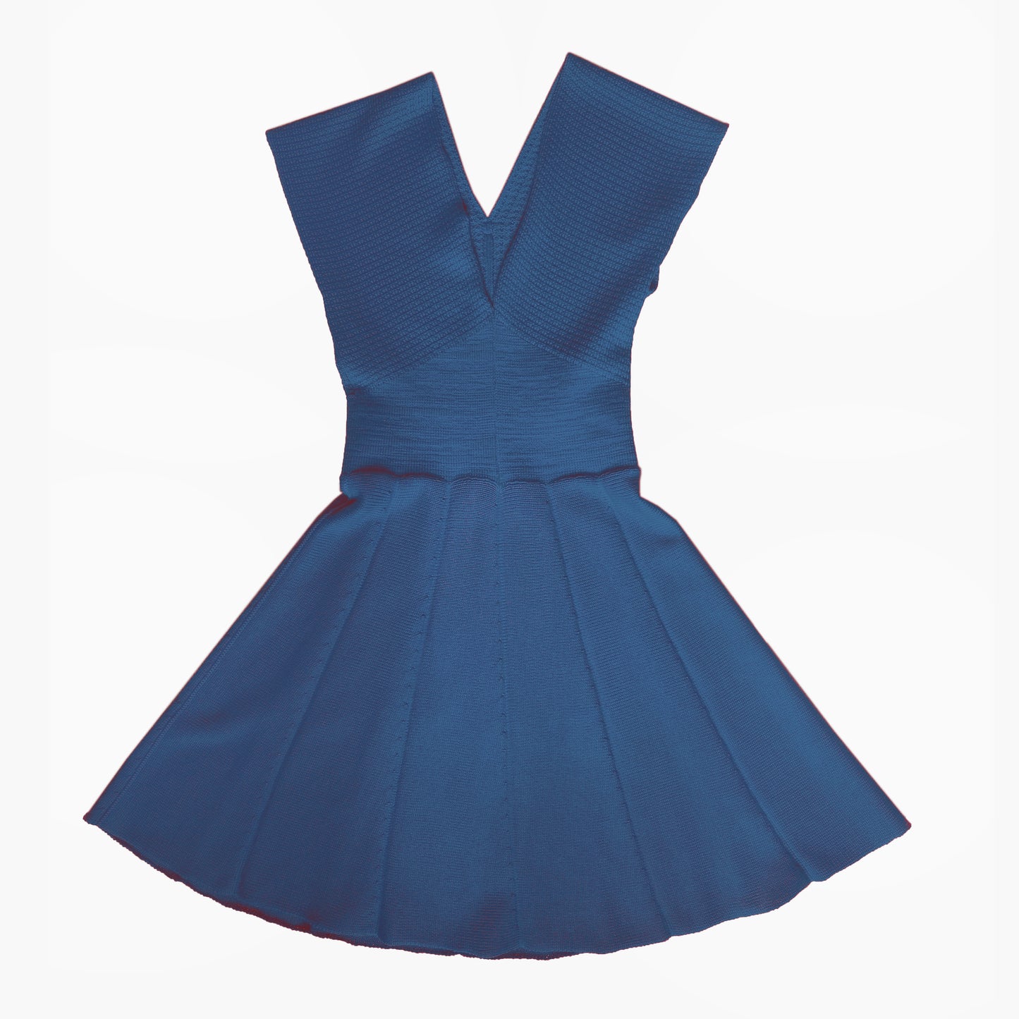 Blaues schwingendes Kleid mit angeschnittenen Ärmeln und V-Ausschnitt. aus feiner Bio-Merinowolle gestrickt von vincente