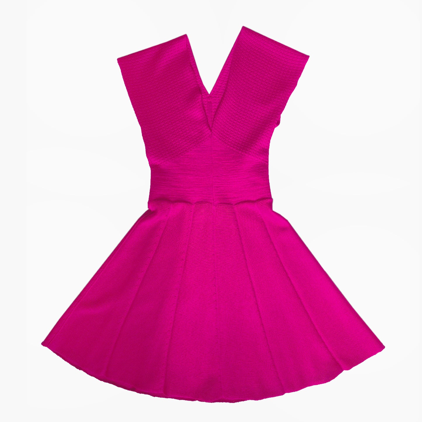 Läuchtend Pinkes schwingendes Kleid mit angeschnittenen Ärmeln und V-Ausschnitt. aus feiner Bio-Merinowolle gestrickt von vincente