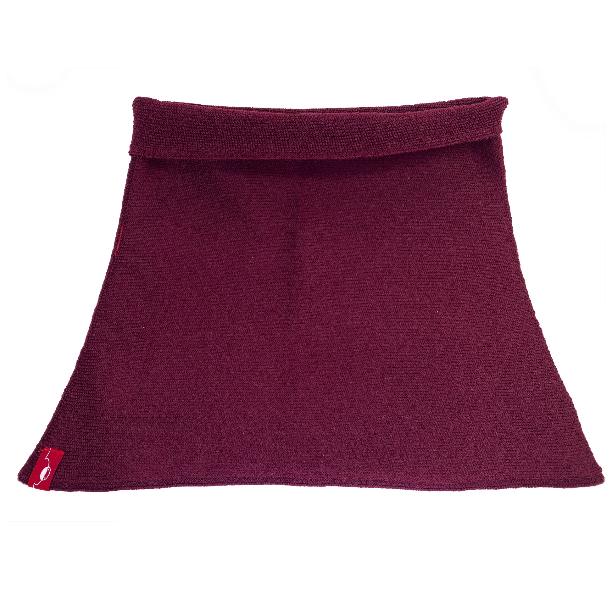 Bordeaux Roter Nierenwärmer oben etwas umgeschlagen. So sieht man das Perlmuster innen. Von außen ist das Bauchband glatt Rechts gestrickt