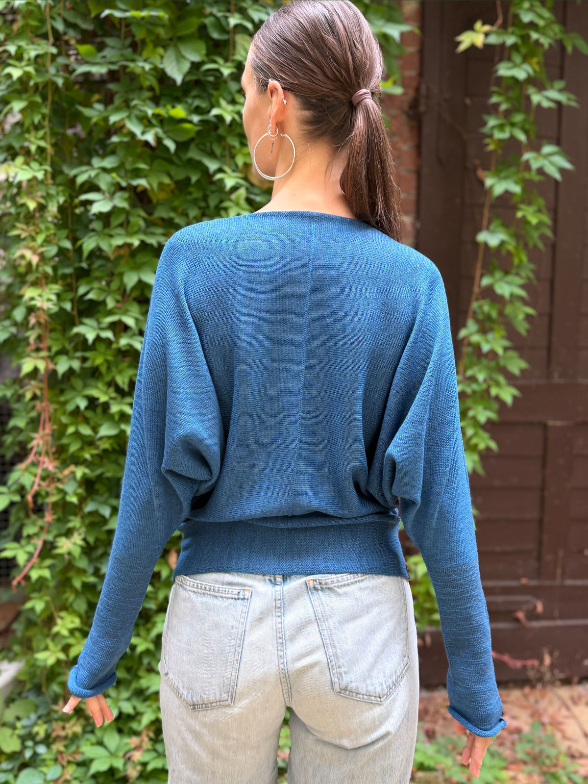 Handgestrickter Designer Fledermauspullover aus Wolle ( MERINO) - Berliner Atelier