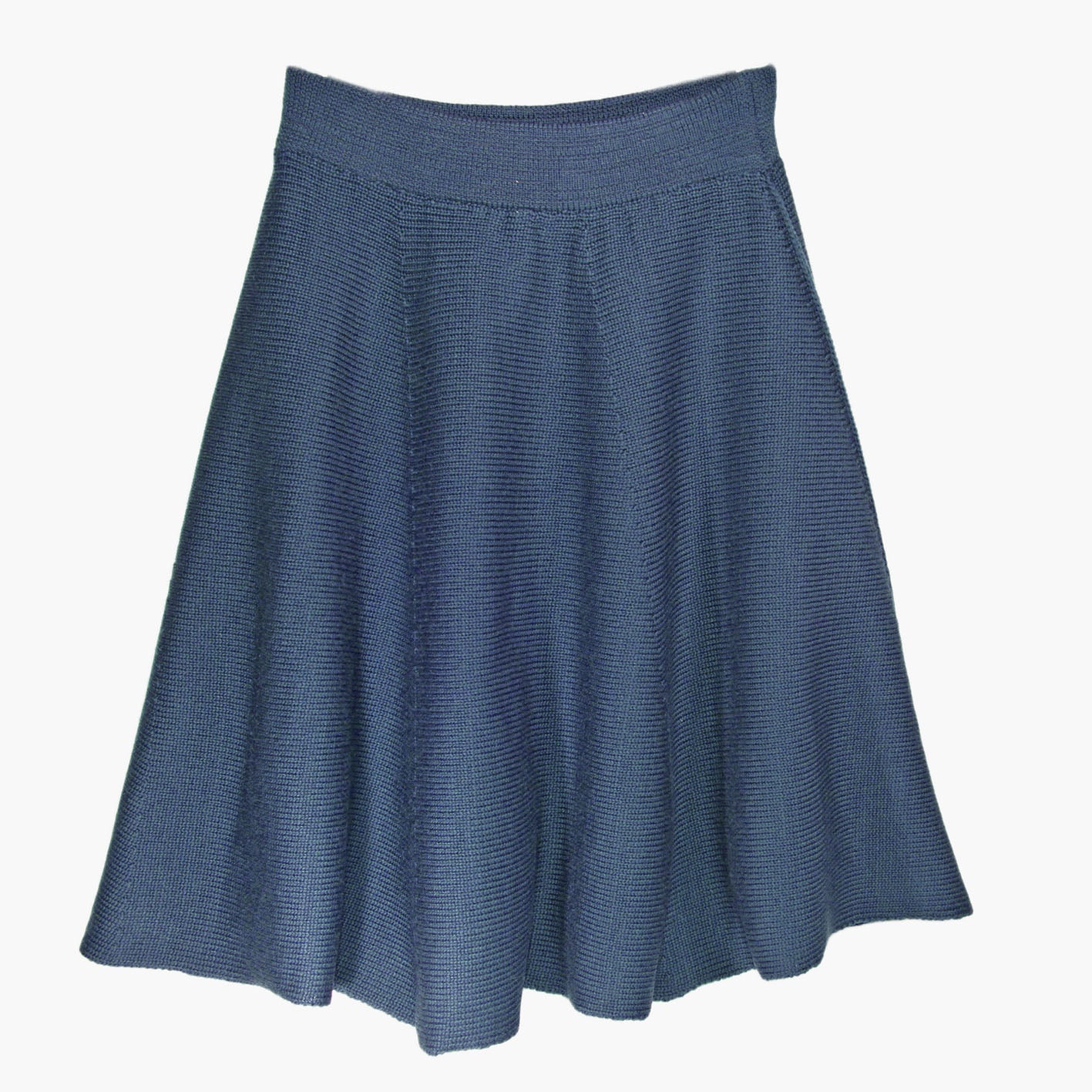 Ausgestellter knielanger Strickrock in Jeansblau
