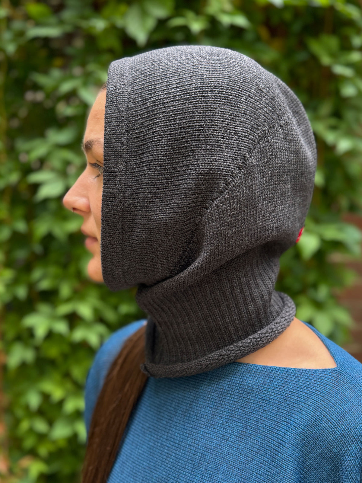 Stylische, handgestrickte Balaklawa Mütze aus feinster Merinowolle, aus dem Designeratelier vincente