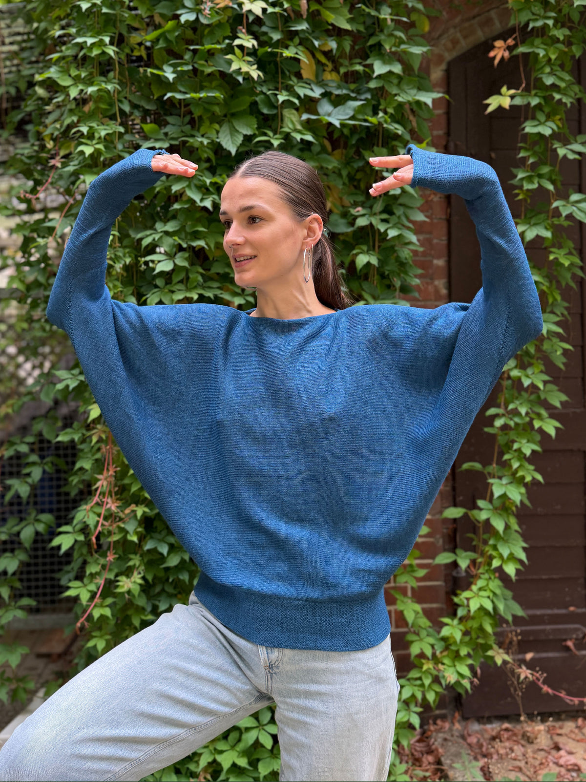 Oversized Pullover aus 100 % mulesingfreier Merinowolle mit lässigen Fledermausärmeln. Weiche Strickware aus Wolle, zertifiziert nach Öko-Tex Standard 100, ideal für den Lagenlook im Herbst und Winte